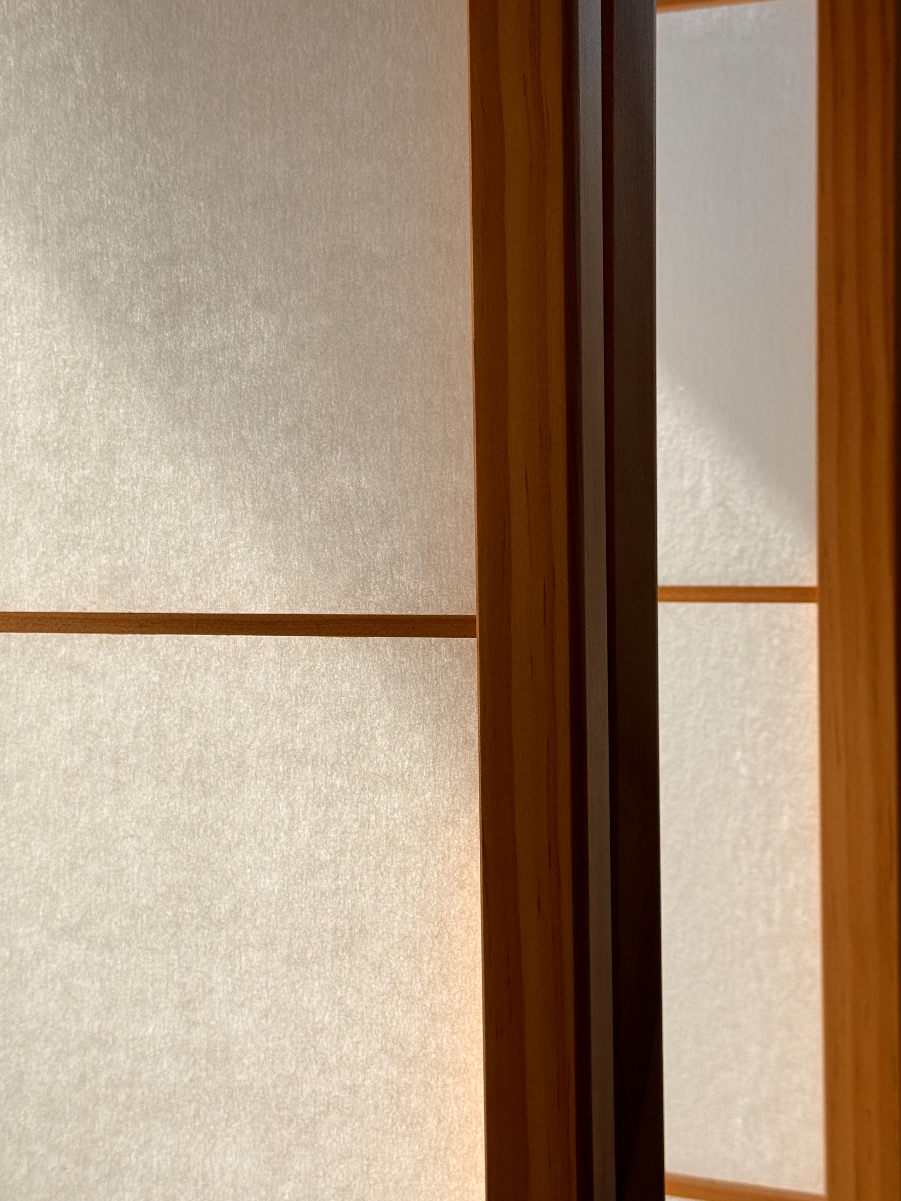 Atmosfera materica e calda della carta washi per packaging di lusso e branding sostenibile